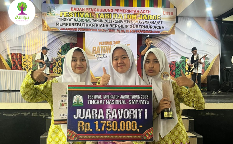  Tim Ratoh Jaroe SMPIT Auliya Raih Juara 1 Favorit dalam Festival Tari Ratoh Jaroe Nasional 2023